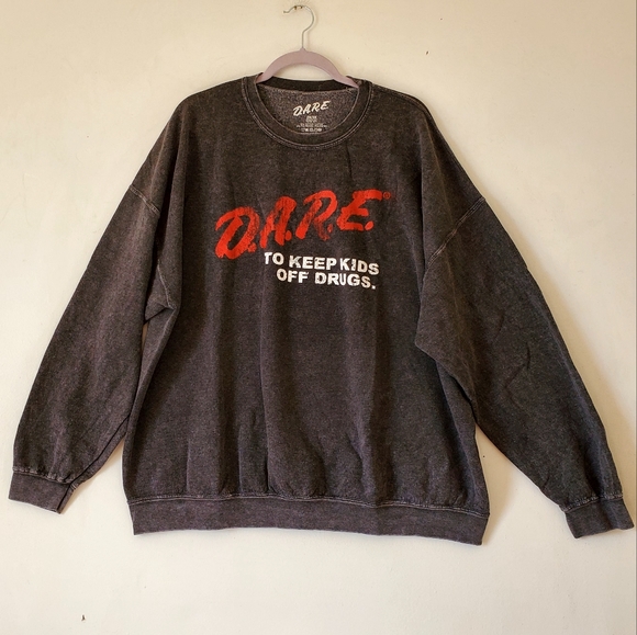 D.A.R.E. To Keep Kids Off‎ Drugs Logo Gray Sweatshirt Size 2X/3X Plus Size NWOT - Picture 1 of 5